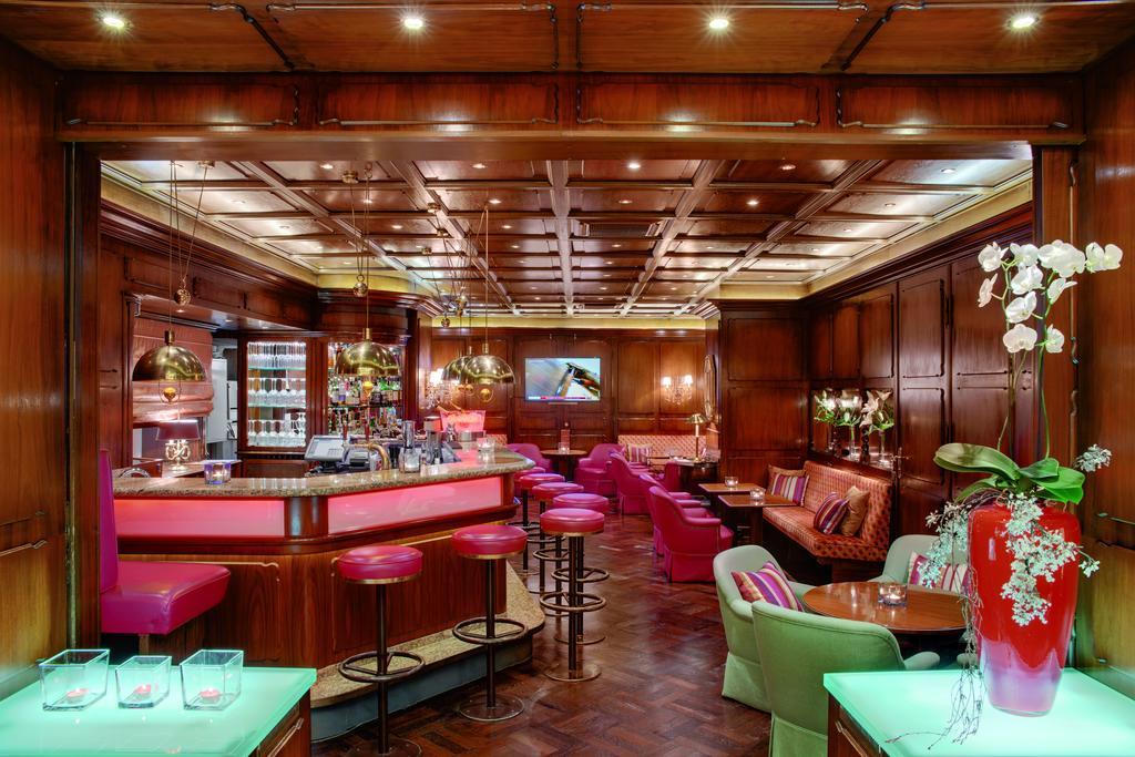 Hotel Europaeischer Hof Heidelberg, Bestes Hotel Deutschlands In Historischer Architektur Exteriér fotografie The interior of the bar